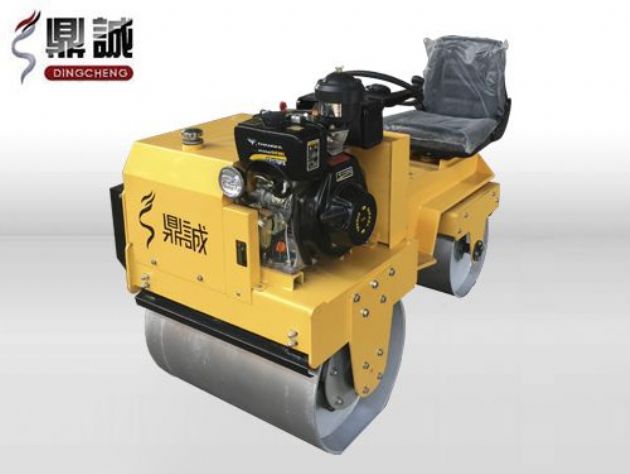 點(diǎn)擊查看詳細(xì)信息<br>標(biāo)題：DC850C座駕式壓路機(jī) 閱讀次數(shù)：15143