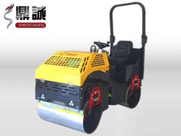 點(diǎn)擊查看詳細(xì)信息<br>標(biāo)題：1噸全液壓振動(dòng)壓路機(jī) 閱讀次數(shù)：14246